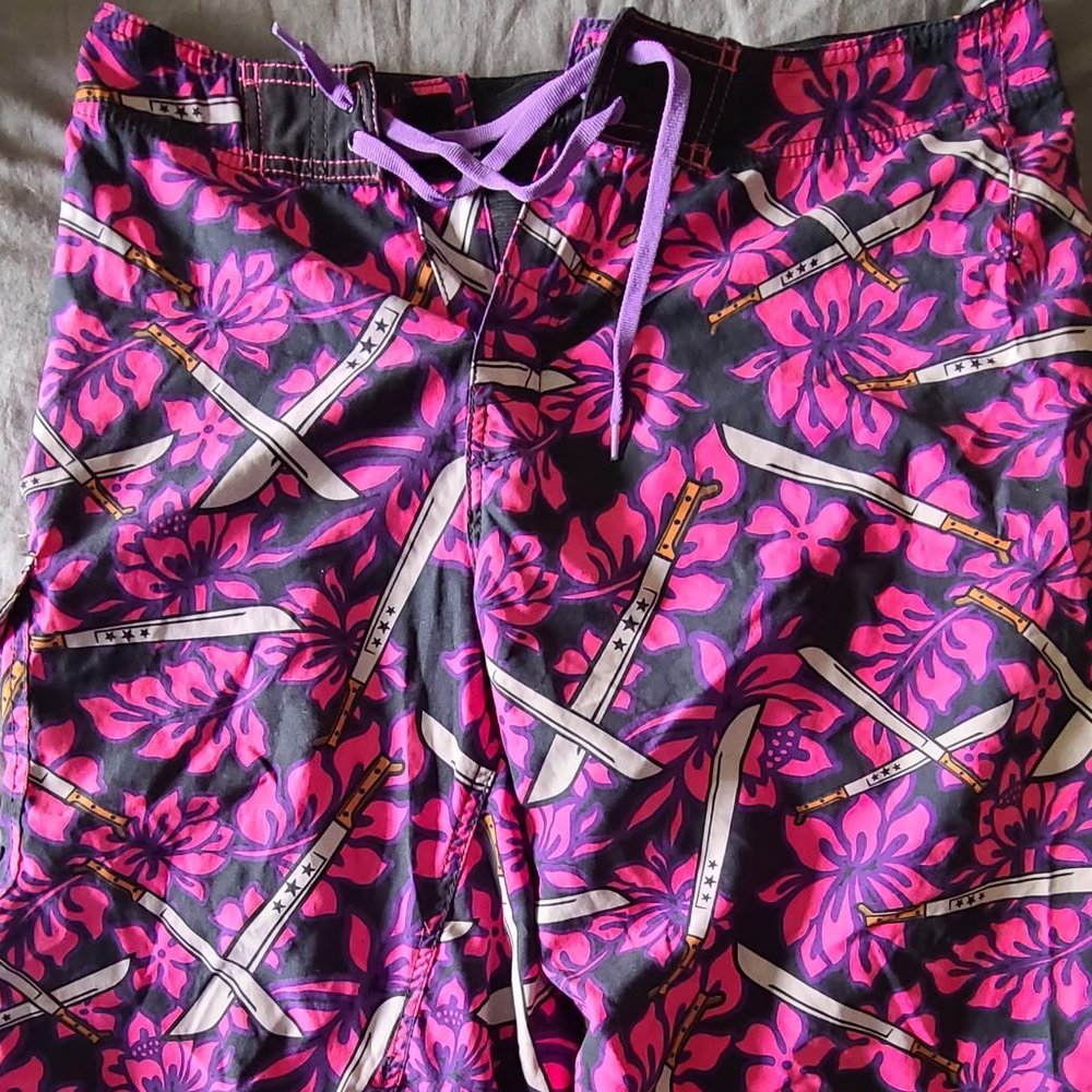 Mens 32 Swim Trunks !!